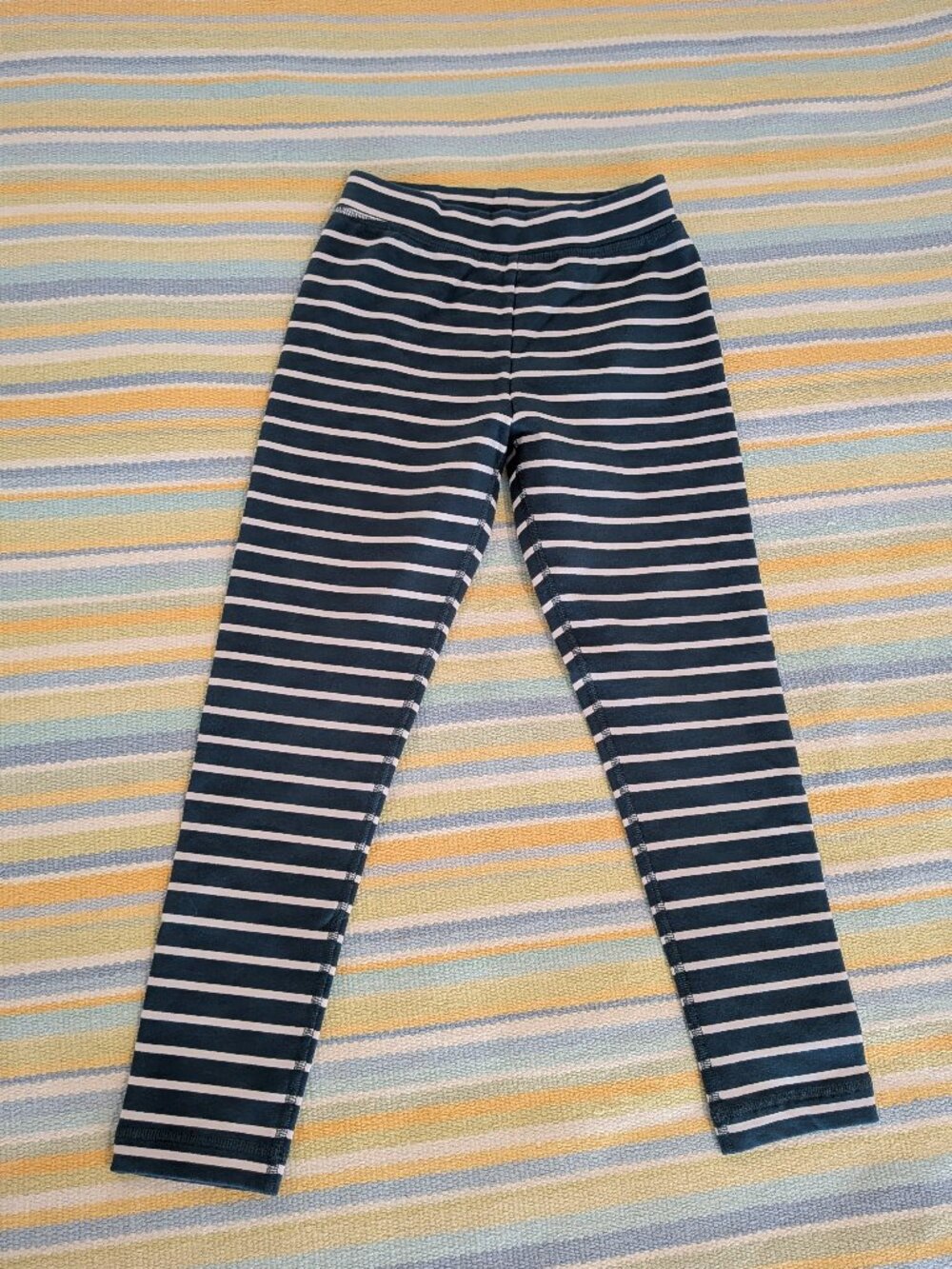 ⭐ Hanna Andersson green striped terry pants size 6-7